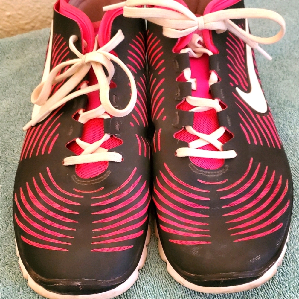 Nike Hot Pink/Grey